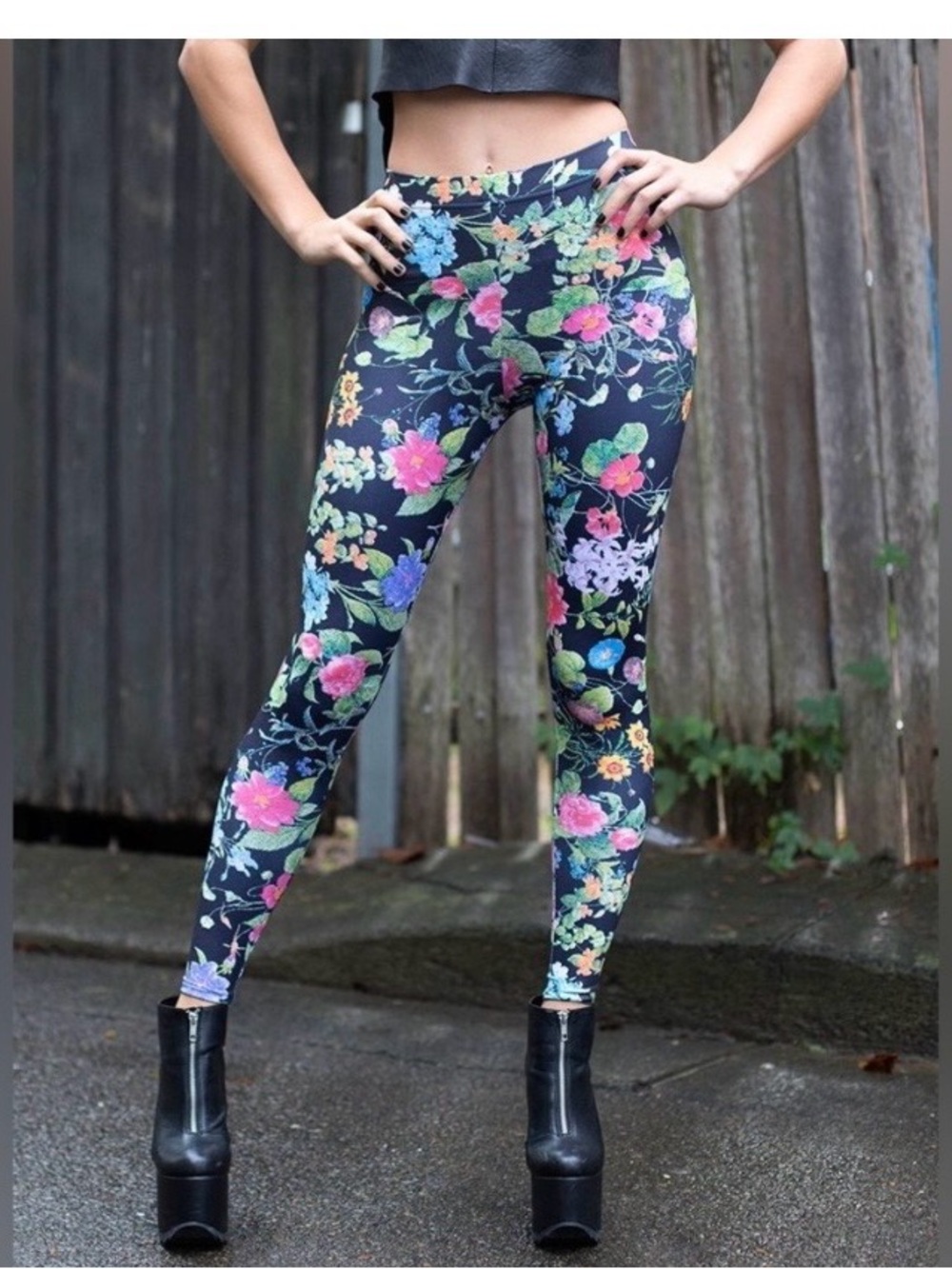 🔥BlackMilk Bloom Loom High-Waisted Leggings - Size medium